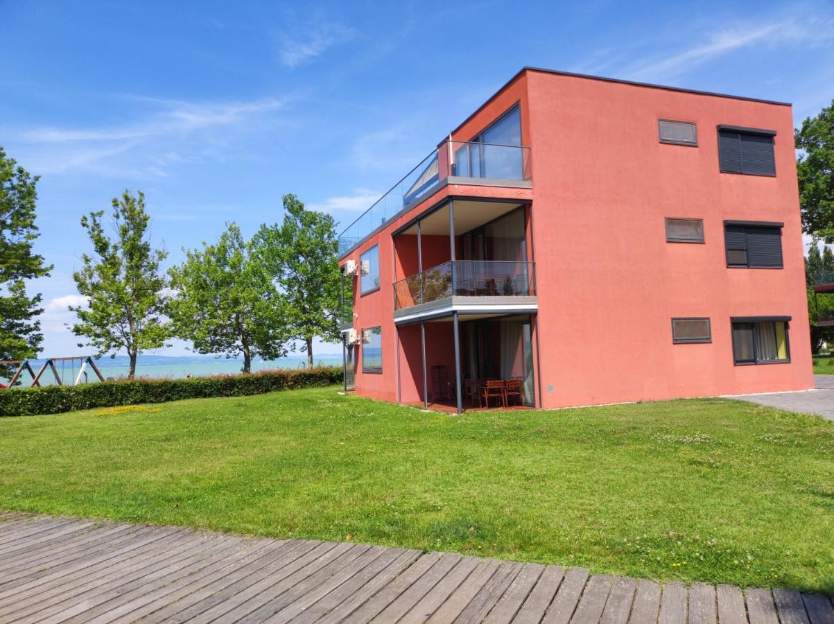 Soleil Apartmanok Балатонлелле Экстерьер фото